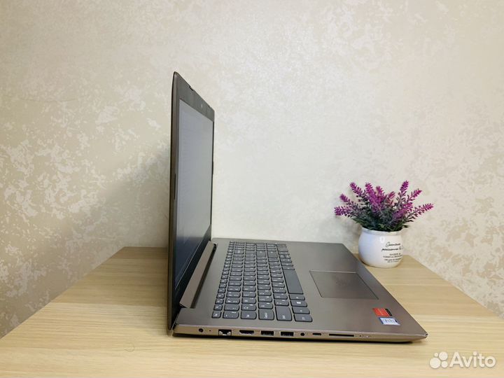 Свежий ноутбук (i5/ 8 гб/2 видеокарты)