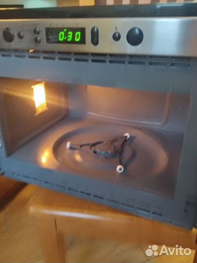 Встраиваемая микроволновка IKEA Whirlpool