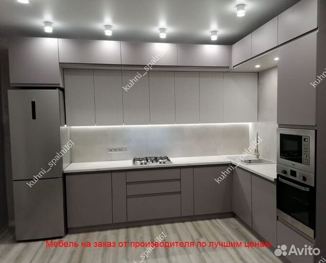 Кухонный гарнитур / Кухни на заказ