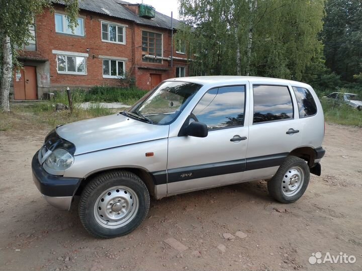 Chevrolet Niva, 2004