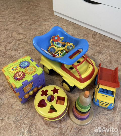 Развивающие игрушки