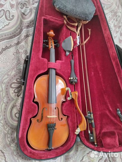 Скрипка Чехословакия, жёсткий футляр, комплект