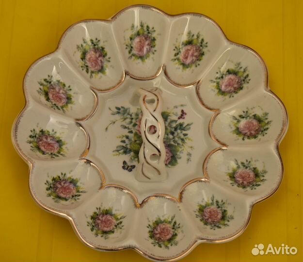 Тарелка для яиц с ручкой