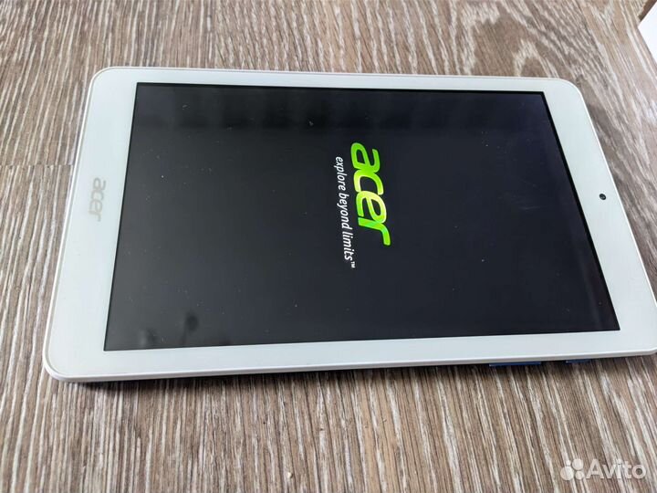 Acer iconia one 8 16Gb + карта 128 GB