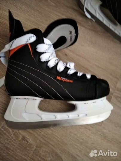 Коньки хоккейные