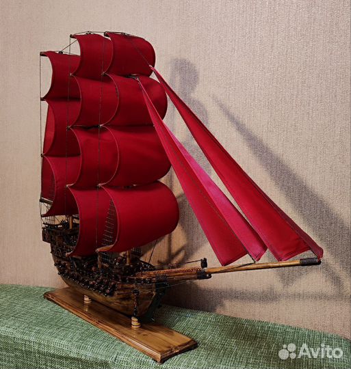 Модель парусного корабля