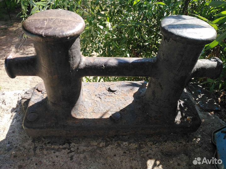 Кнехт большой