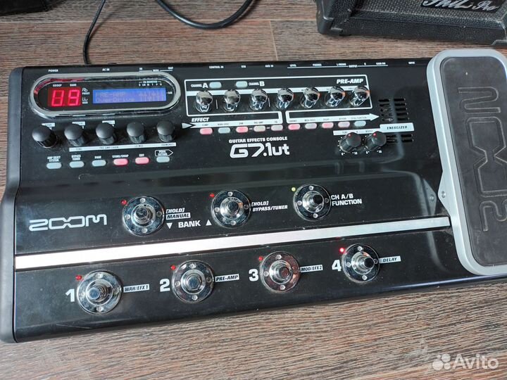 Гитарный ламповый процессор Zoom G7.1ut