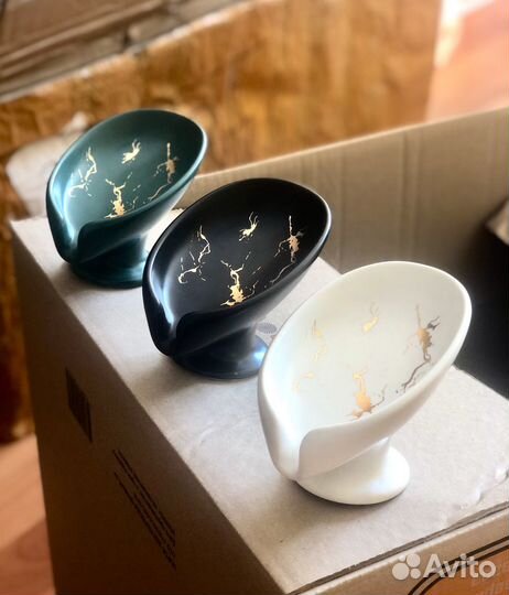 Мыльница для ванны керамическая со сливом