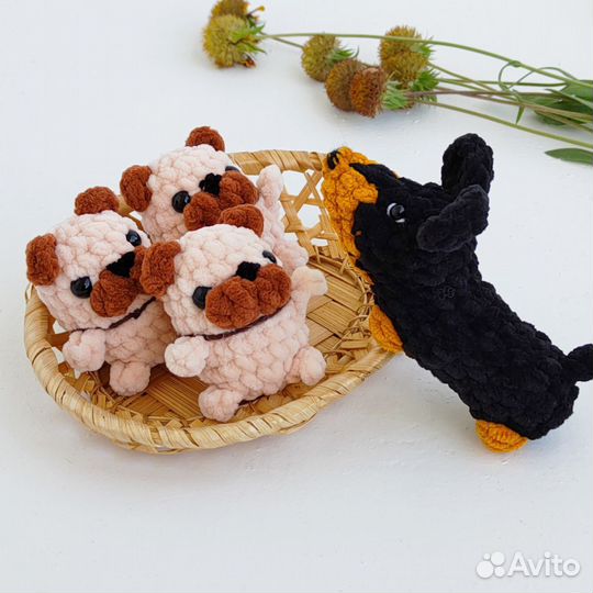 Вязаные брелоки в ассортименте