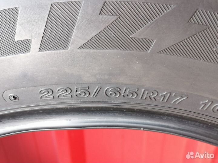 Bridgestone Blizzak DM-V2 225/65 R17
