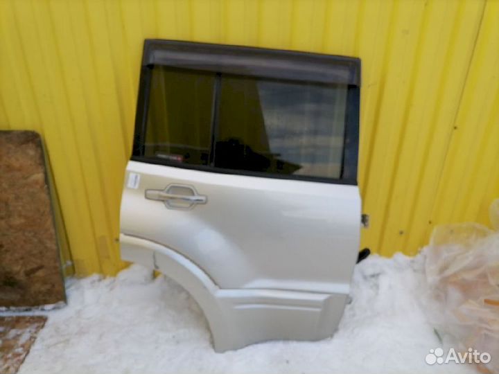 Дверь задняя правая Mitsubishi Pajero III V73W V75