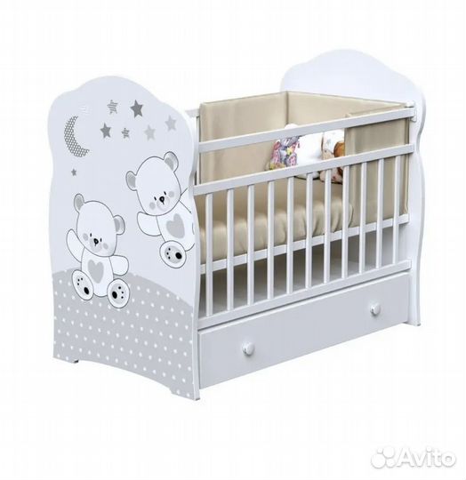 Детская кроватка с маятником