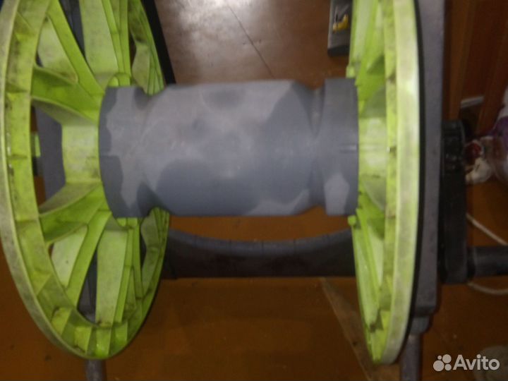 Катушка для поливочного шланга