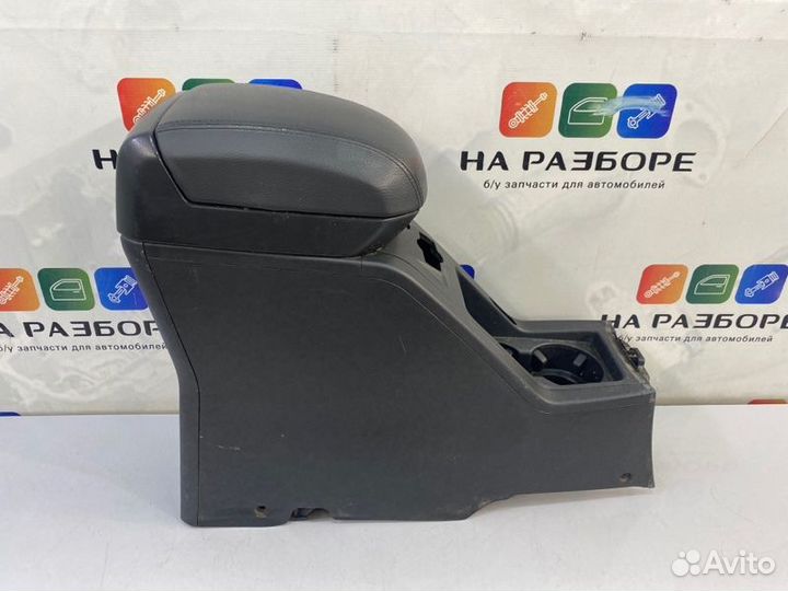 Консоль между сидений Chevrolet Captiva C100 10HM