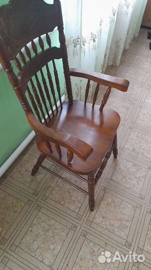 Стул деревянный