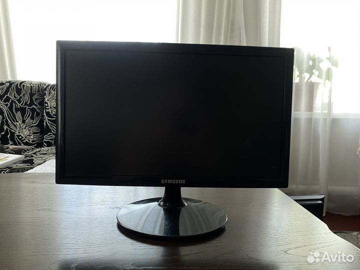 Монитор samsung