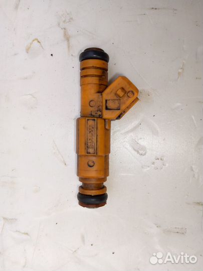 Топливная форсунка Volvo S70