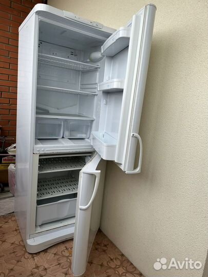 Холодильник бу indesit