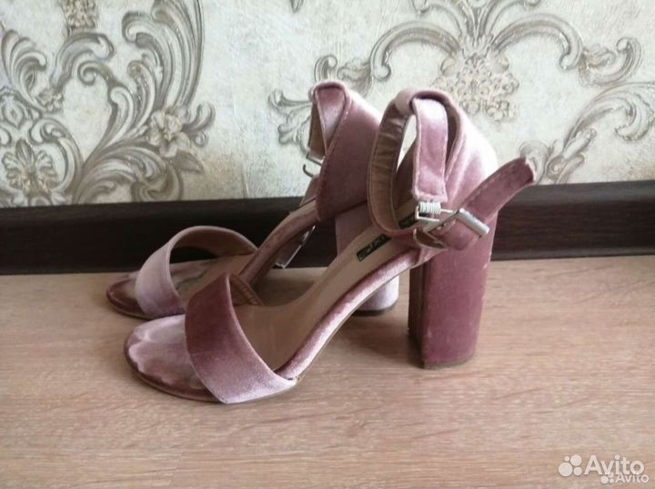 Босоножки женские 37 размер