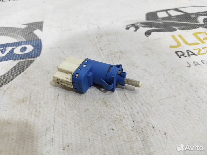 Выключатель стоп сигнала Volvo S60 S80 XC70 2007