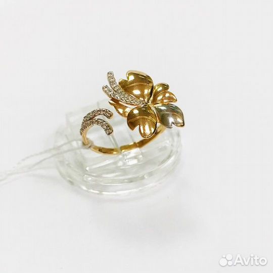 Золотое кольцо с камнем 16р