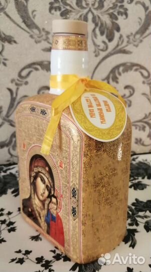 Фарфоровая бутылка для святой воды