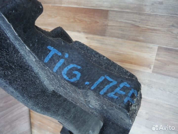 Абсорбер переднего бампера Volkswagen Tiguan 1