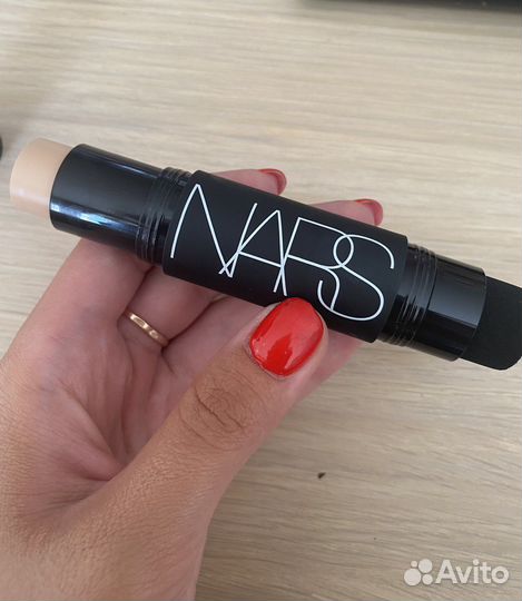 Тональный стик nars
