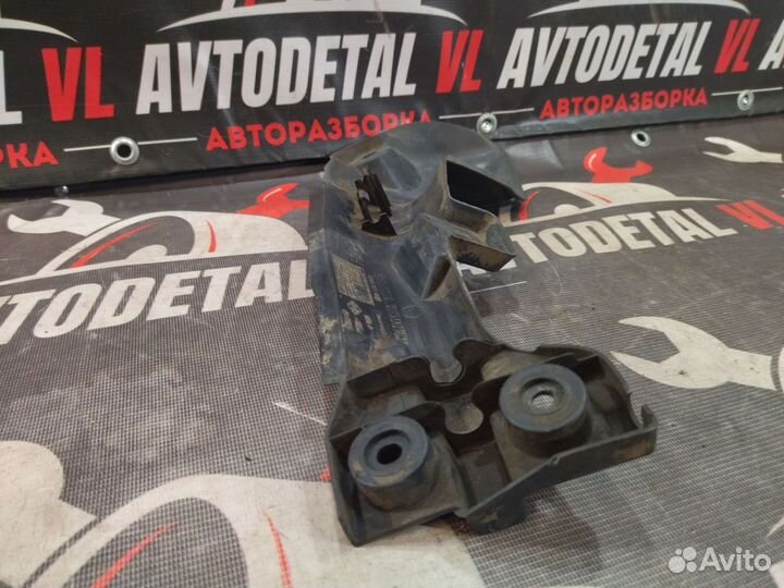 Пыльник кузова задний правый Renault Sandero 1