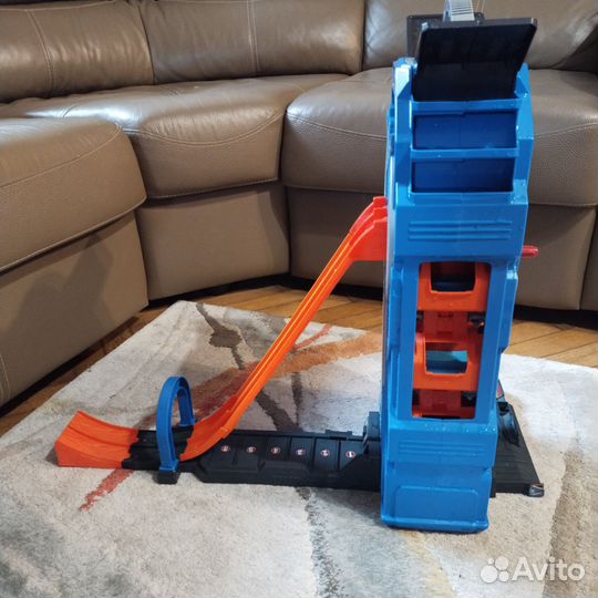 Hot Wheels Сити Мега-гараж, автовоз + машинки