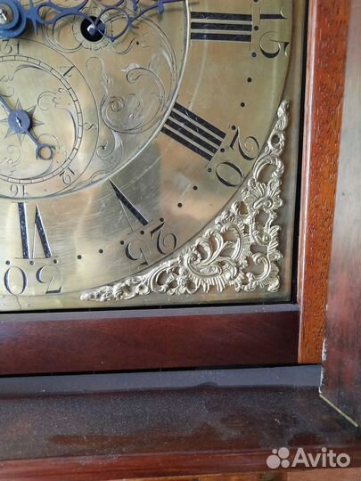 Старинные напольные часы