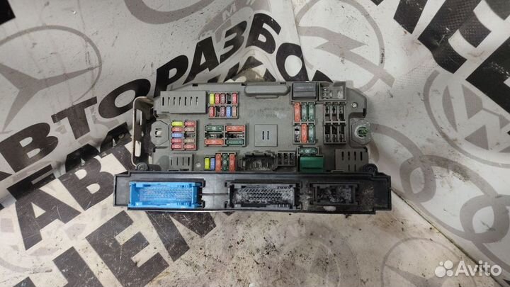 Блок реле и предохранителей BMW E71