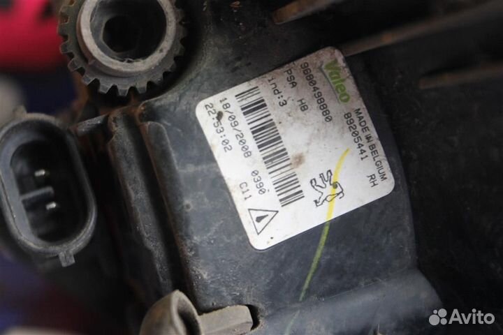 Фара противотуманная правая Пежо 308