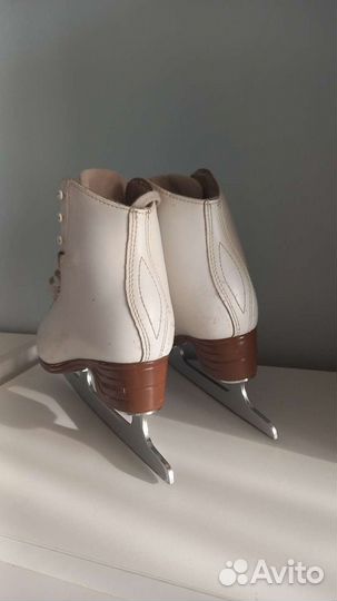 Фигурные коньки jackson