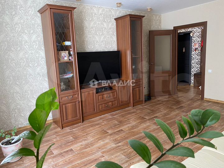 2-к. квартира, 63 м², 2/5 эт.