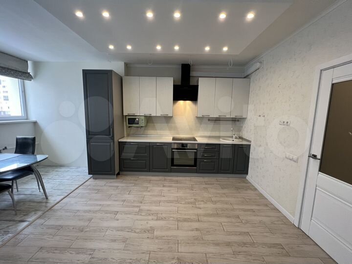 1-к. квартира, 42 м², 8/17 эт.