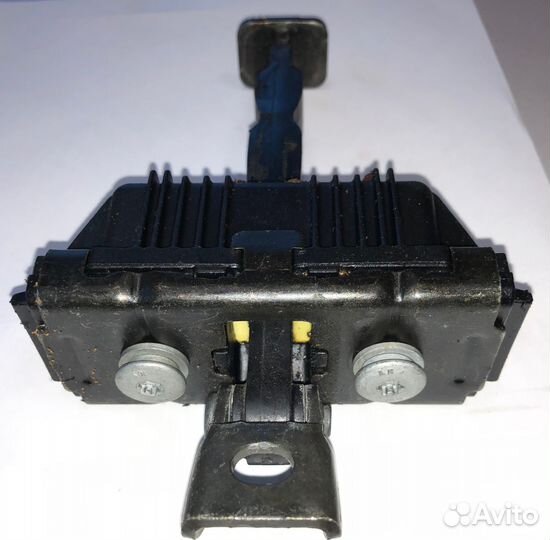 Ограничитель передней левой двери BMW X5 E53