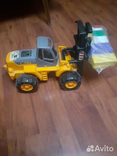 Экскаватор игрушка