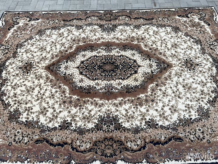 Ковер шерстяной