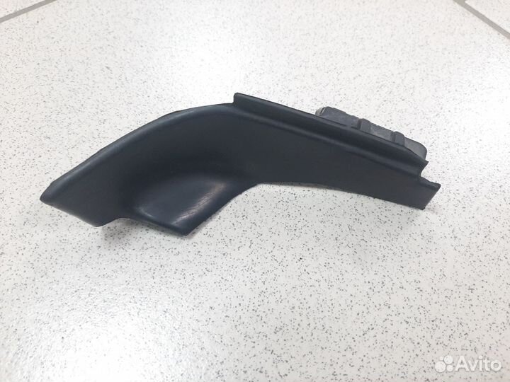 Уголок лобового стекла R Camry 30 (2001-06) Европа