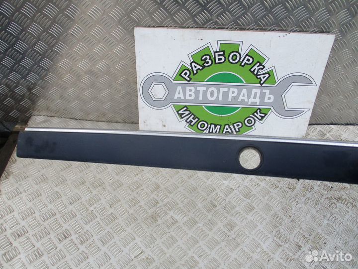 Молдинг заднего бампера центр. BMW E39 седан