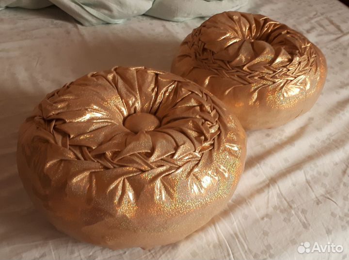 Декоративные подушки ручной работы золотистые