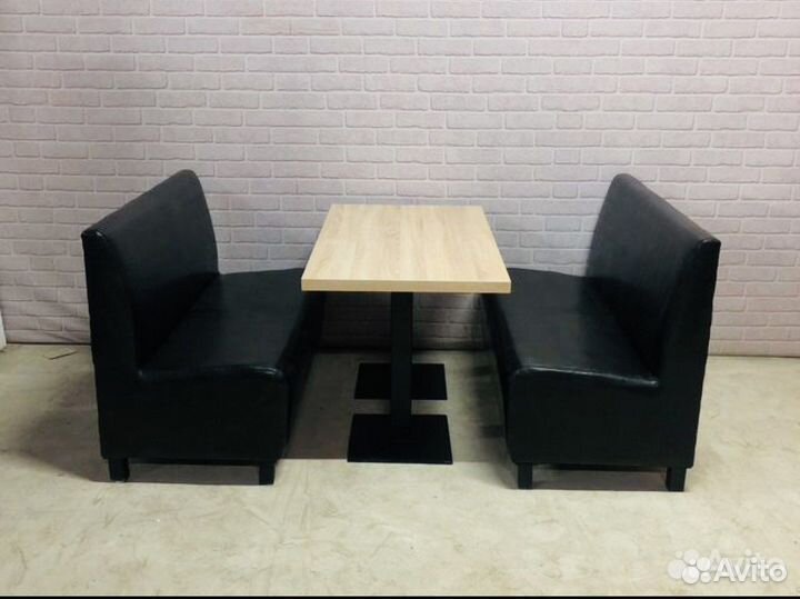 Диваны и столы для кафе