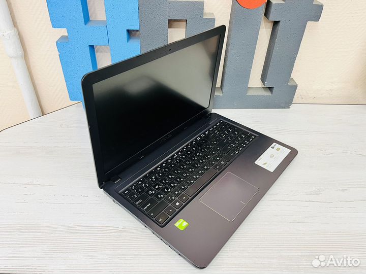 Игровой Asus i3-7020 8gb mx110 2gb