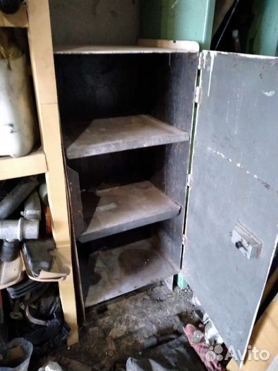 Сейф металлический