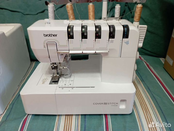 Распошивальная швейная машина Brother CV 3550