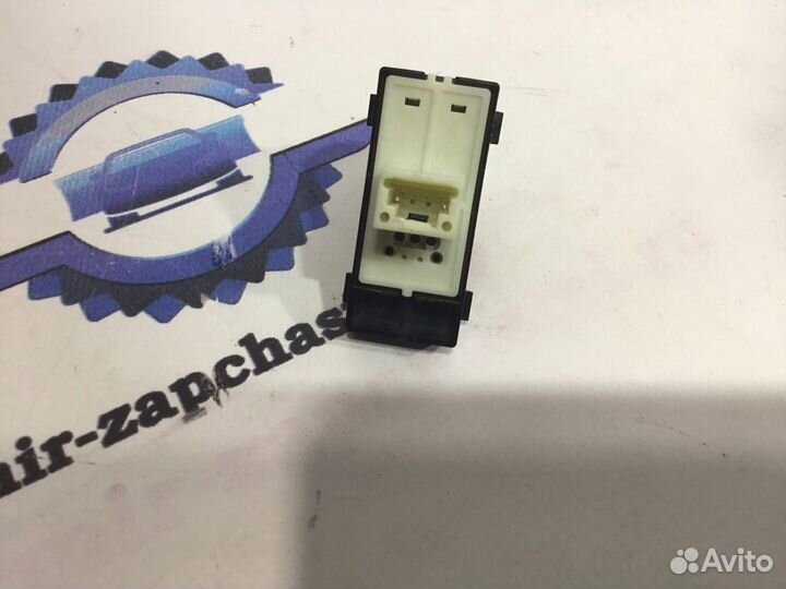 Кнопка блокировки двери передней правой Mazda CX-5