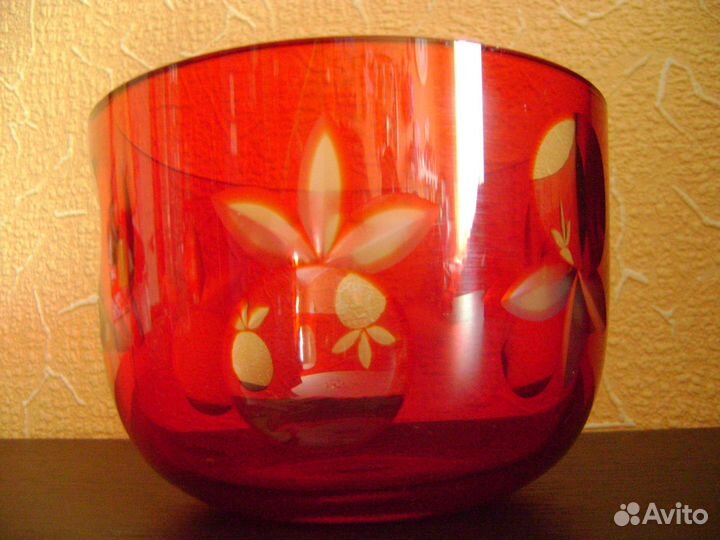Хрусталь вазы. Конфетница красное стекло