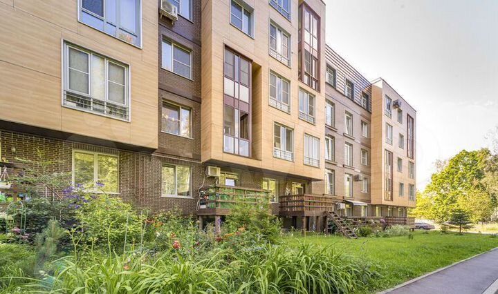 2-к. квартира, 69,7 м², 2/5 эт.